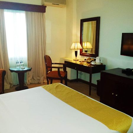 Harbourbay Amir Hotel Batam Bagian luar foto