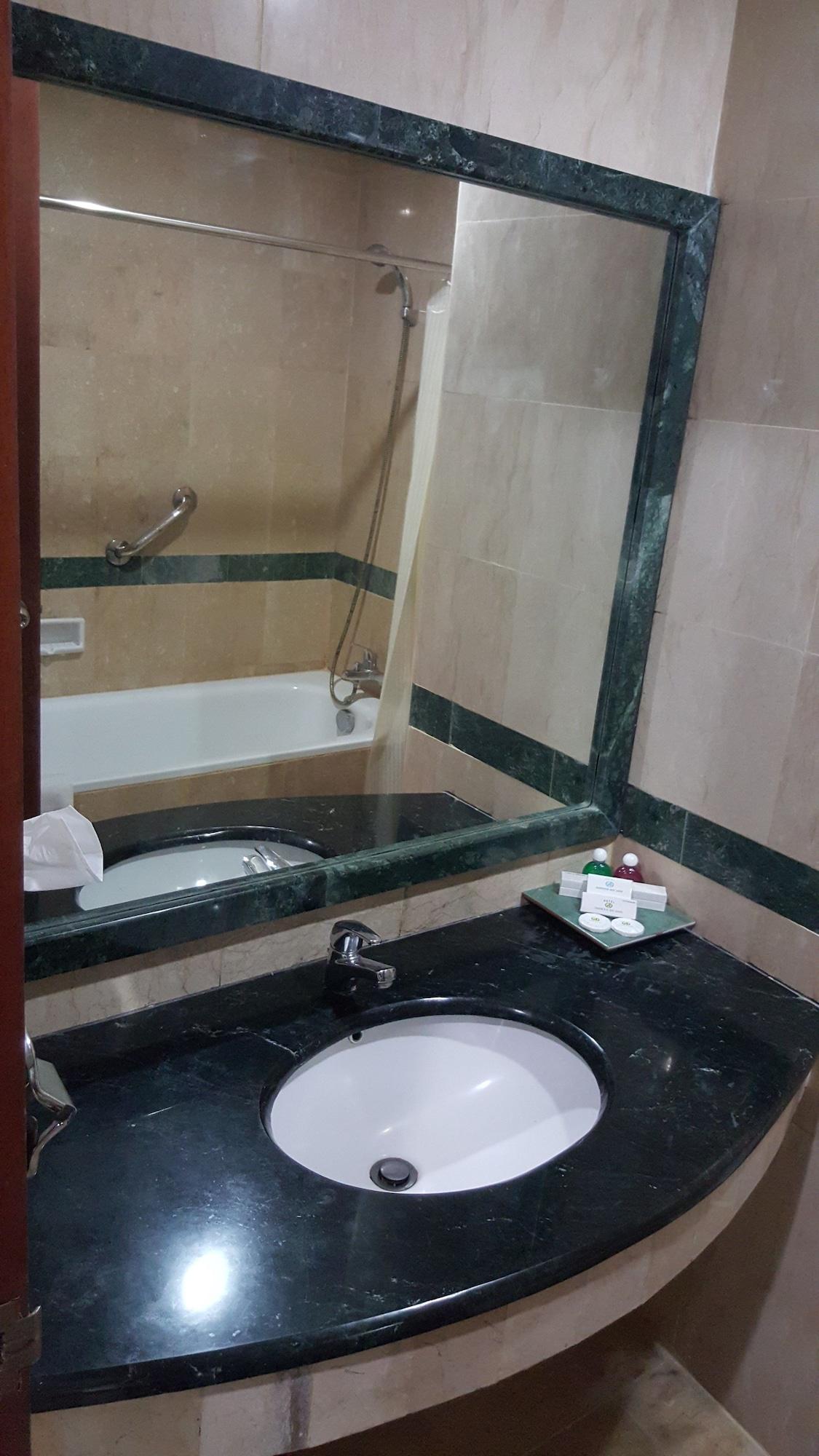 Harbourbay Amir Hotel Batam Bagian luar foto