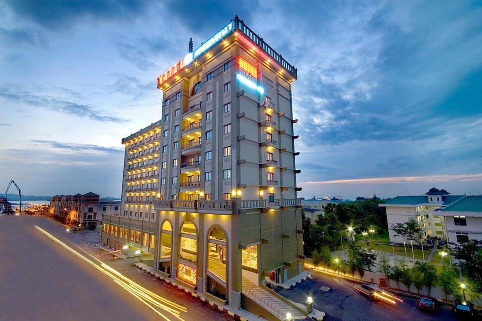 Harbourbay Amir Hotel Batam Bagian luar foto