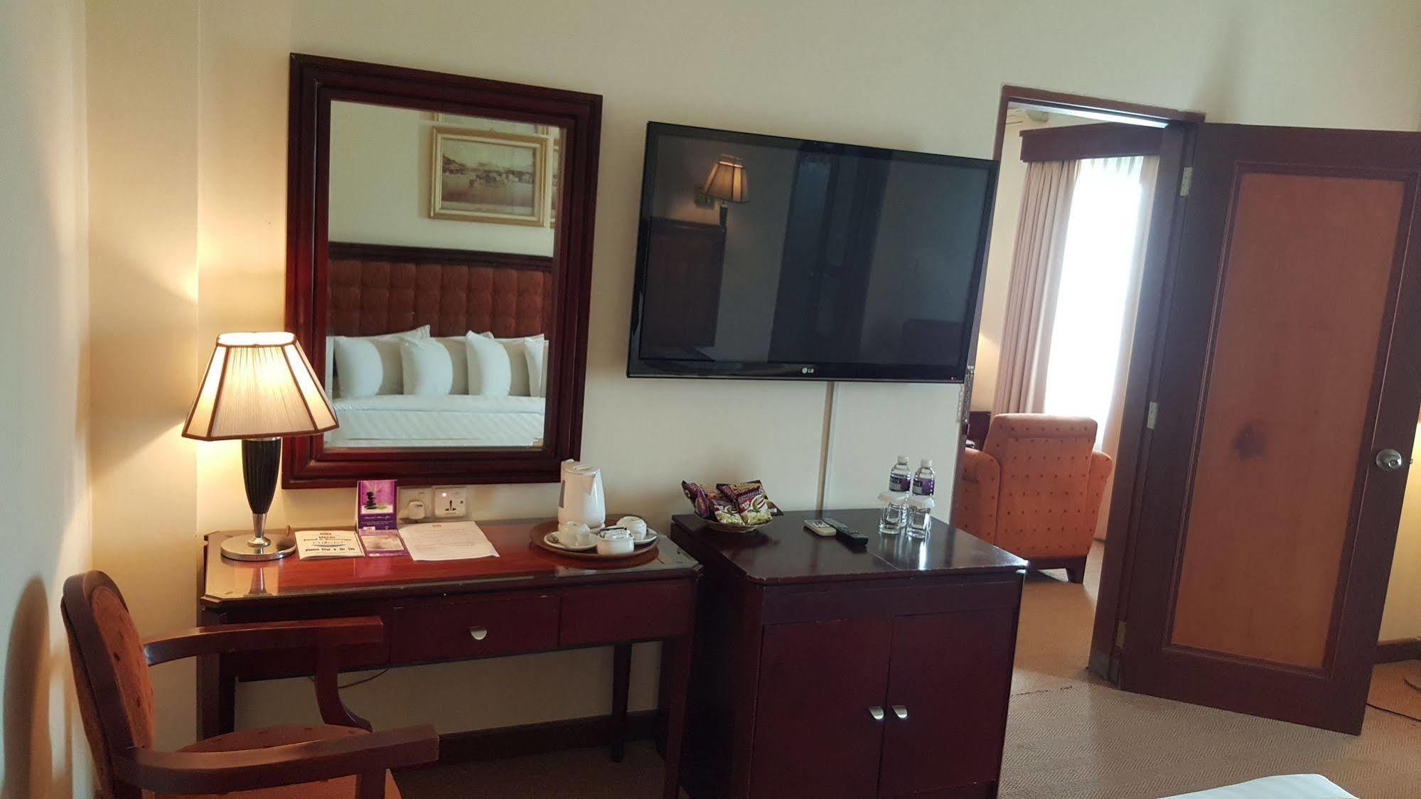 Harbourbay Amir Hotel Batam Bagian luar foto